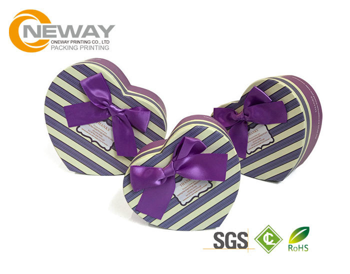 Colorful Paper heart shaped gift box with Clear Lids and Beautiful Bands